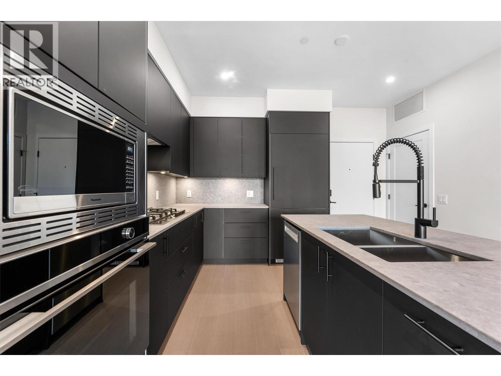 9654 Benchland Road Unit# 407. Lake Country, British Columbia