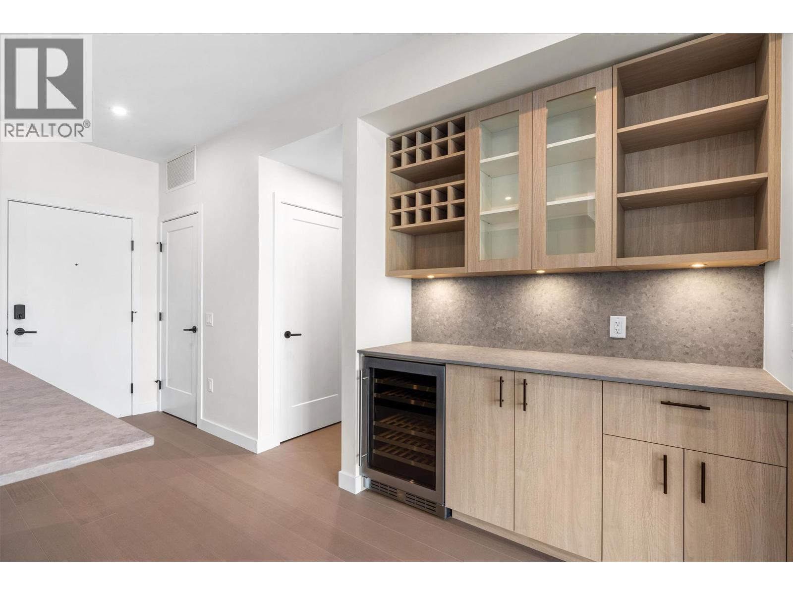 9654 Benchland Road Unit# 407. Lake Country, British Columbia