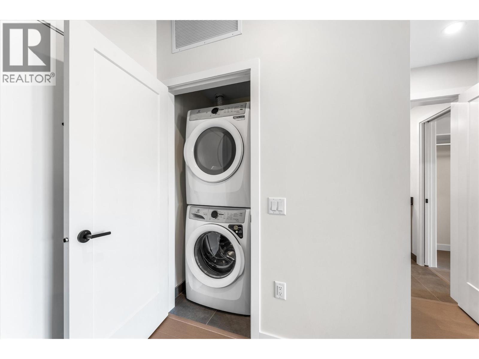 9654 Benchland Road Unit# 407. Lake Country, British Columbia