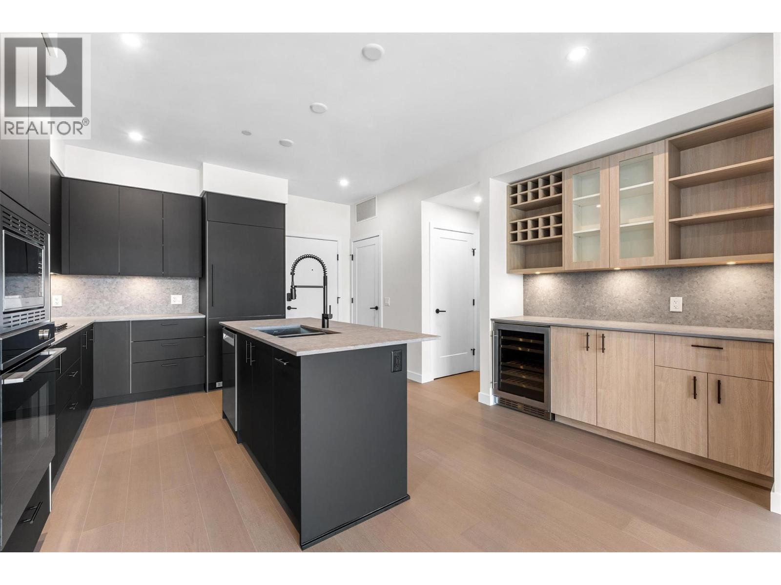 9654 Benchland Road Unit# 407. Lake Country, British Columbia