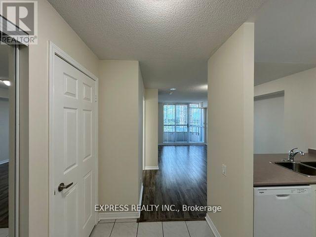 905 - 8 Hillcrest Avenue, Toronto (willowdale East)