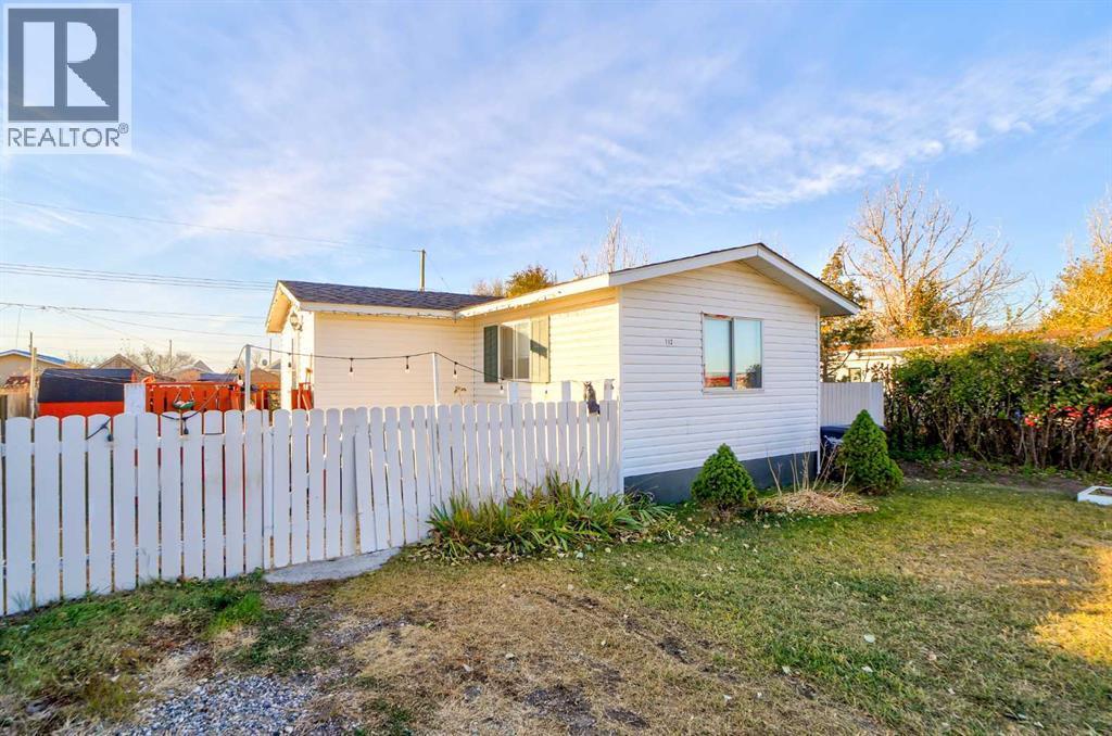 112 11 Street, Fort Macleod