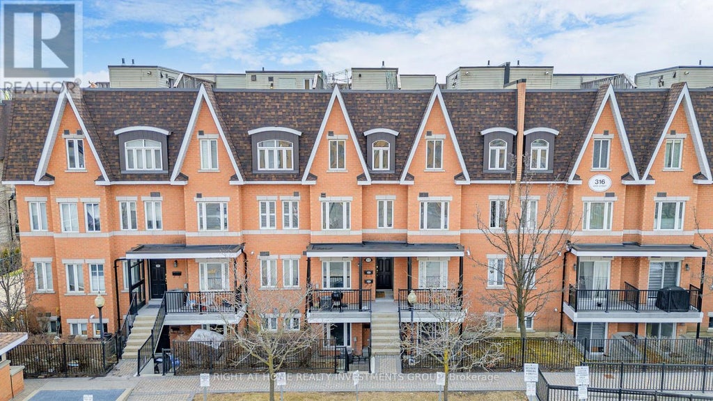 118 - 316 John Street, Markham (aileen-Willowbrook)