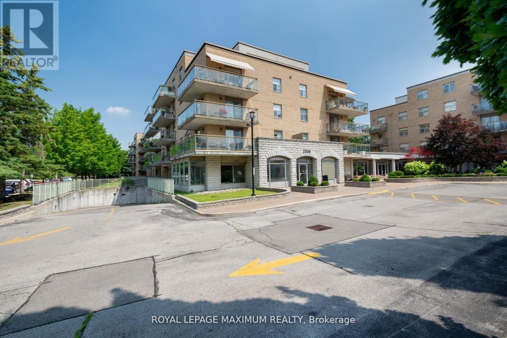 408 - 2506 Rutherford Road, Vaughan (maple)