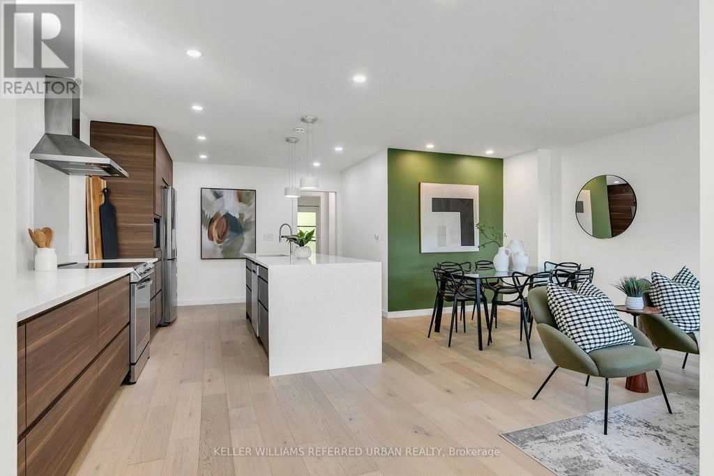 106 Leyton Avenue, Toronto (oakridge)