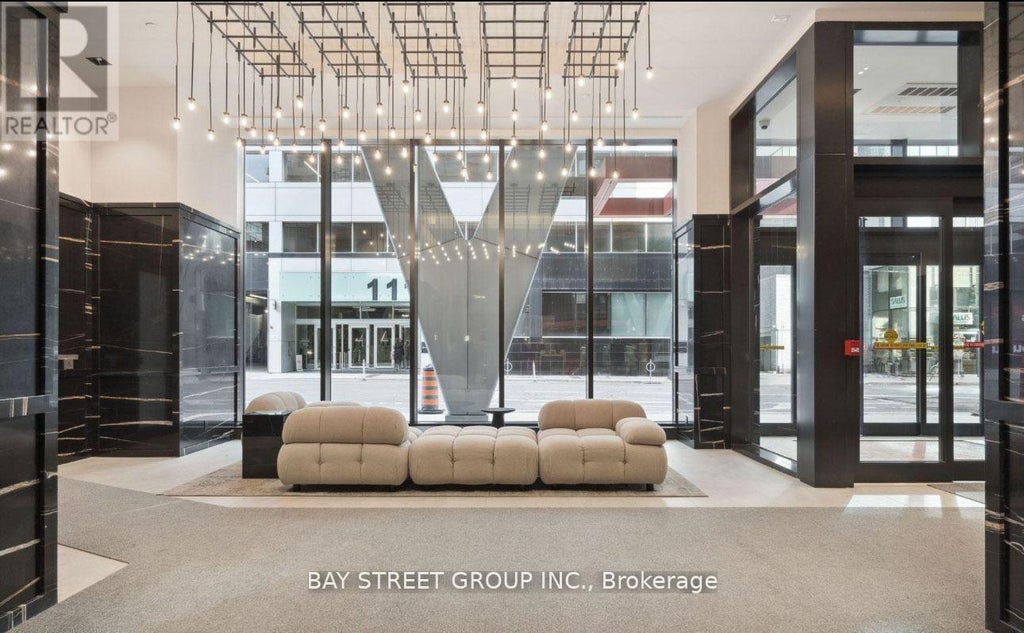 2013 - 108 Peter Street, Toronto (waterfront Communities)