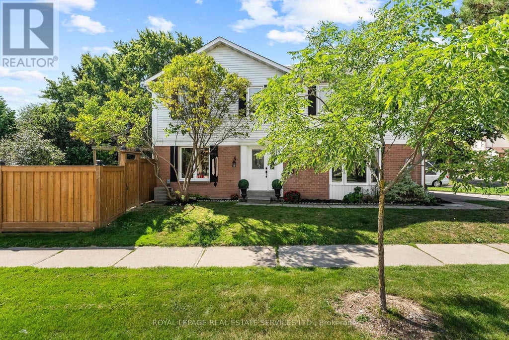 2 Mangrove Road, Brampton (central Park)