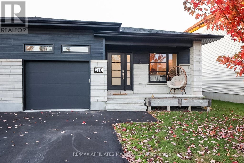 310 Moisson Street, Russell