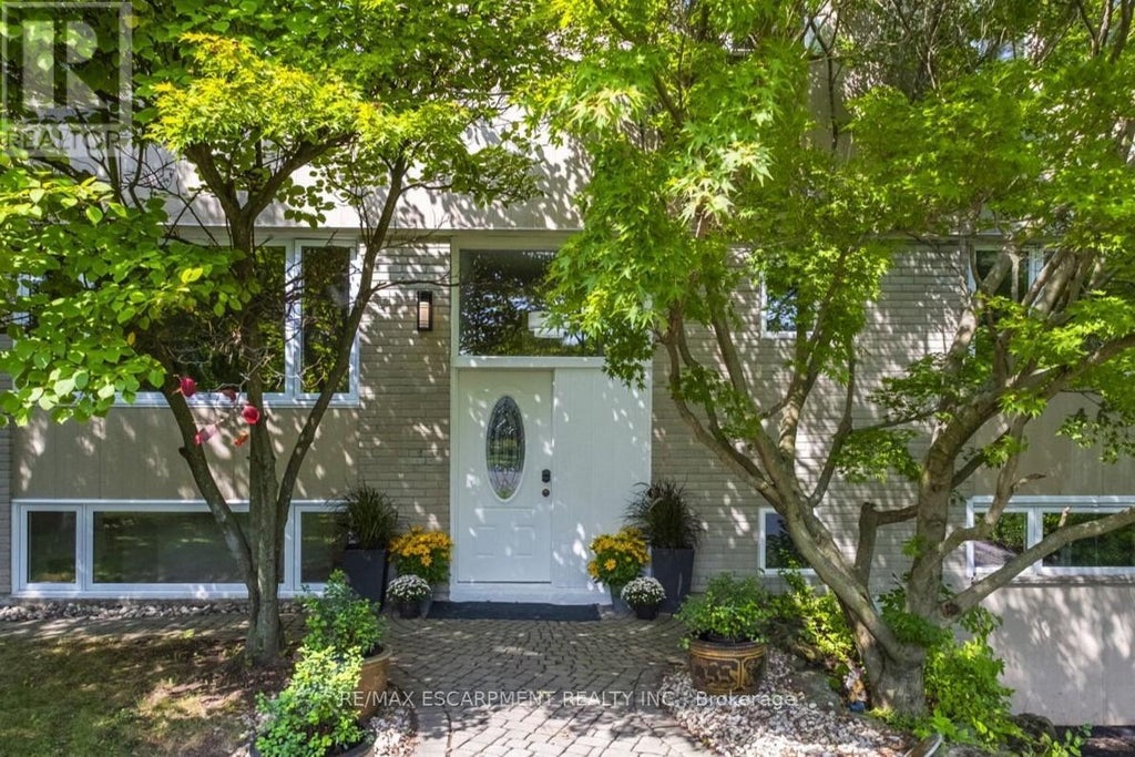 463 Grand Boulevard, Oakville (fa Falgarwood)