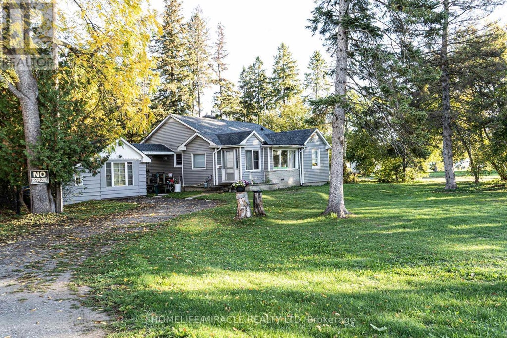 1864 Kingston Road, Pickering (village East)