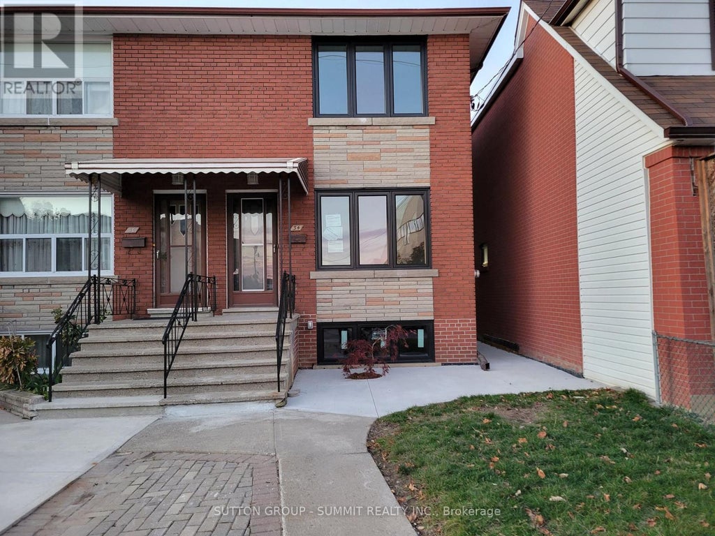 2; Top Floor - 34 Ascot Avenue, Toronto (corso Italia-Davenport)
