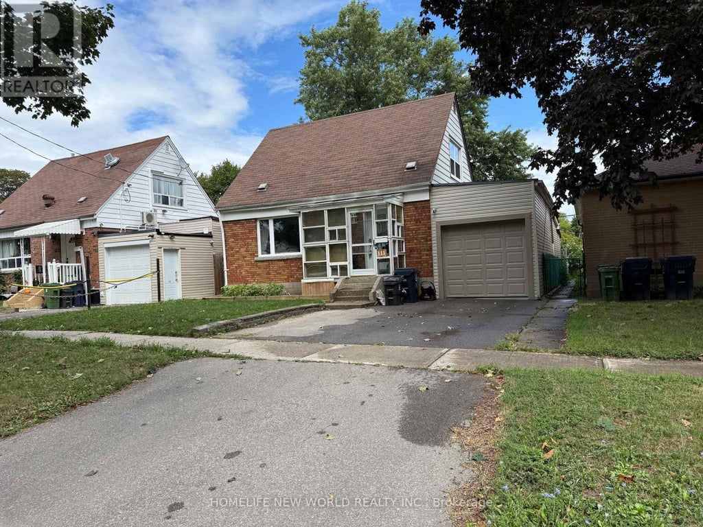 111 Vauxhall Drive, Toronto (dorset Park)