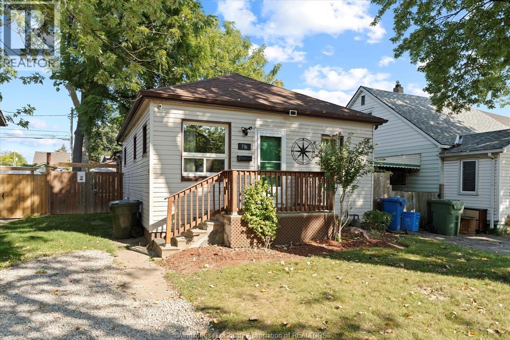 716 Capitol Street, Windsor