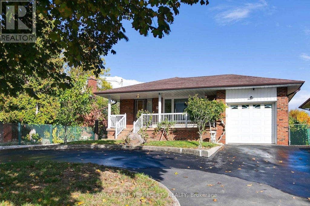 9 Larchmere Avenue, Toronto (humber Summit)