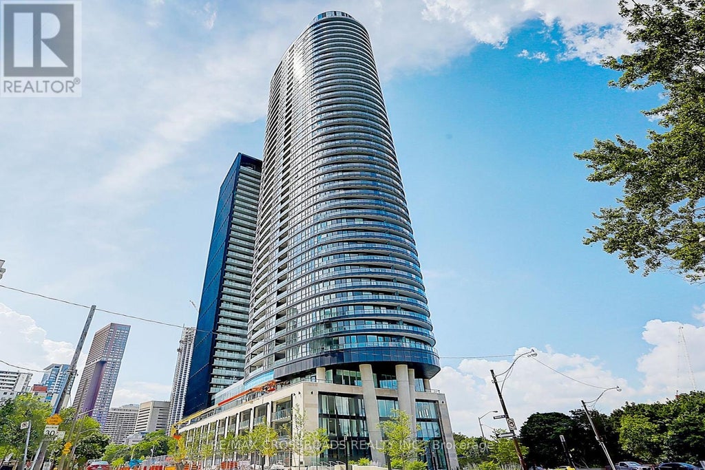 219 - 585 Bloor Street E, Toronto (north St. James Town)