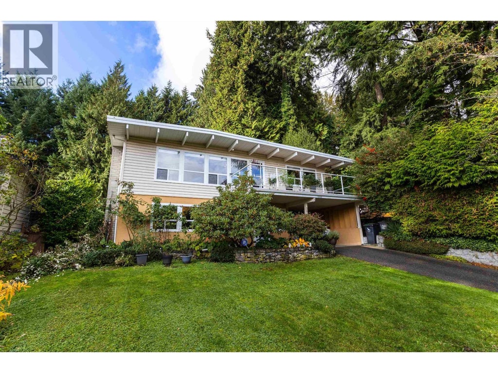 3063 Royal Avenue, North Vancouver