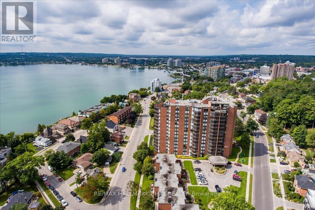 204 - 181 Collier Street, Barrie (north Shore)