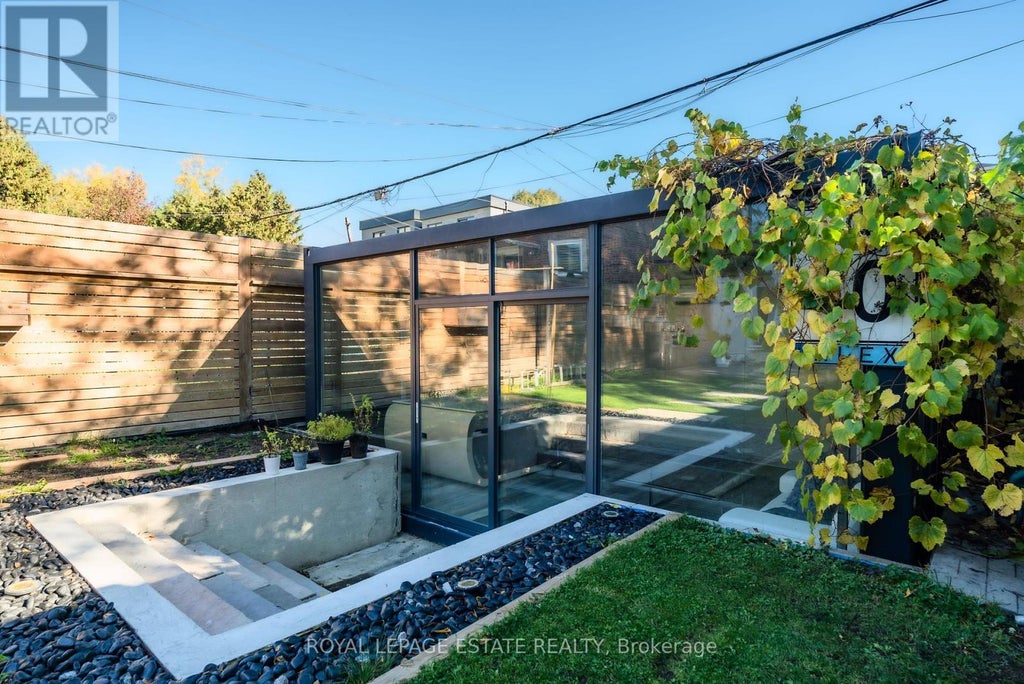 Main & Upper - 141 South Edgely Avenue, Toronto (birchcliffe-Cliffside)