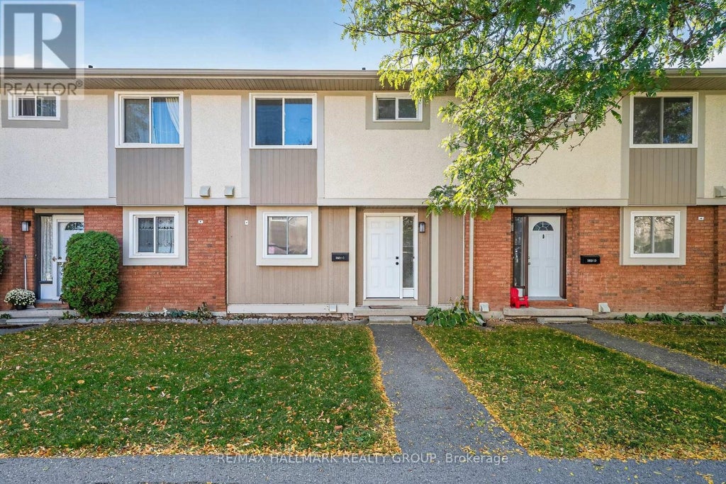 3921c Old Richmond Road, Ottawa