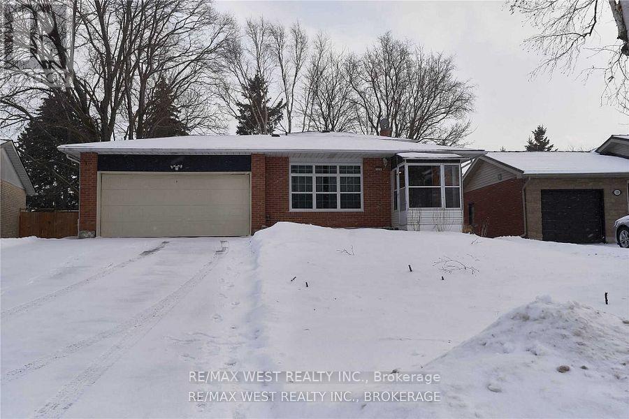 323 Centre Street, Shelburne