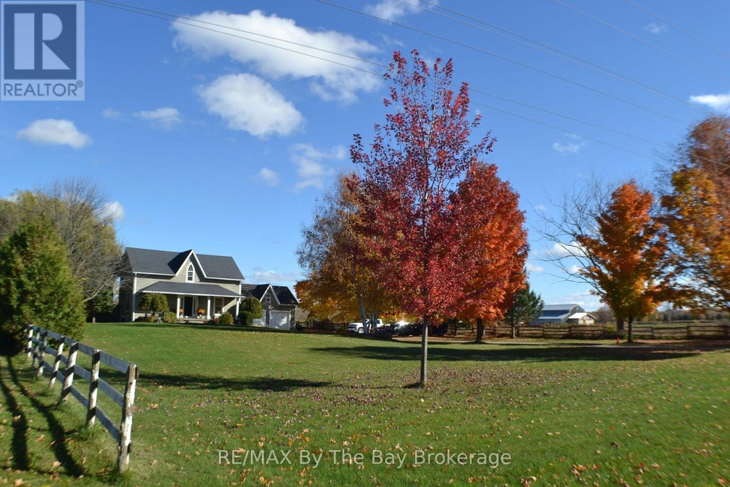 1595 County 42 Road, Clearview