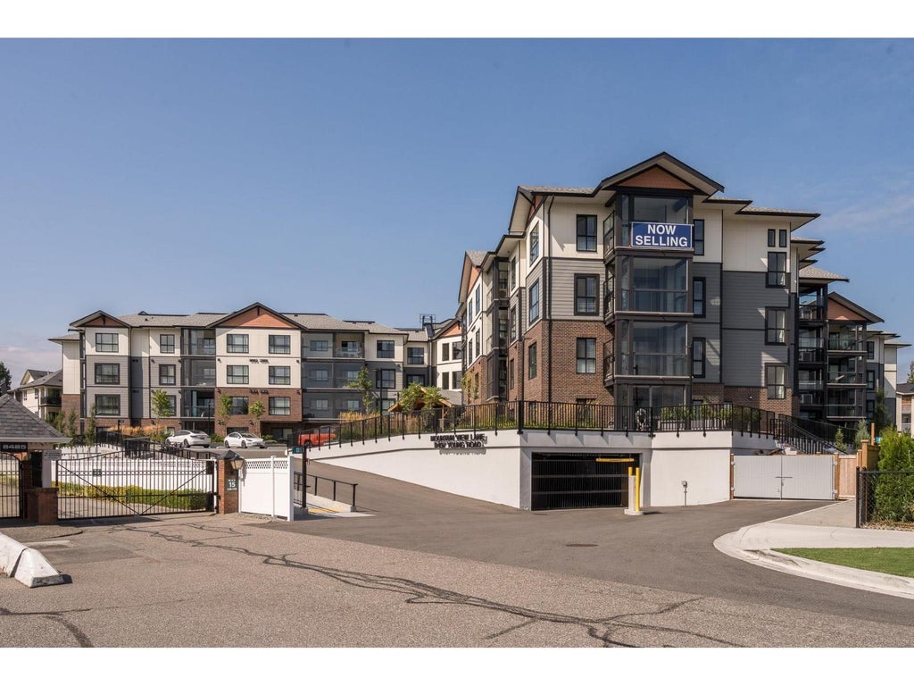 202 8497 Young Road|chilliwack Proper South, Chilliwack