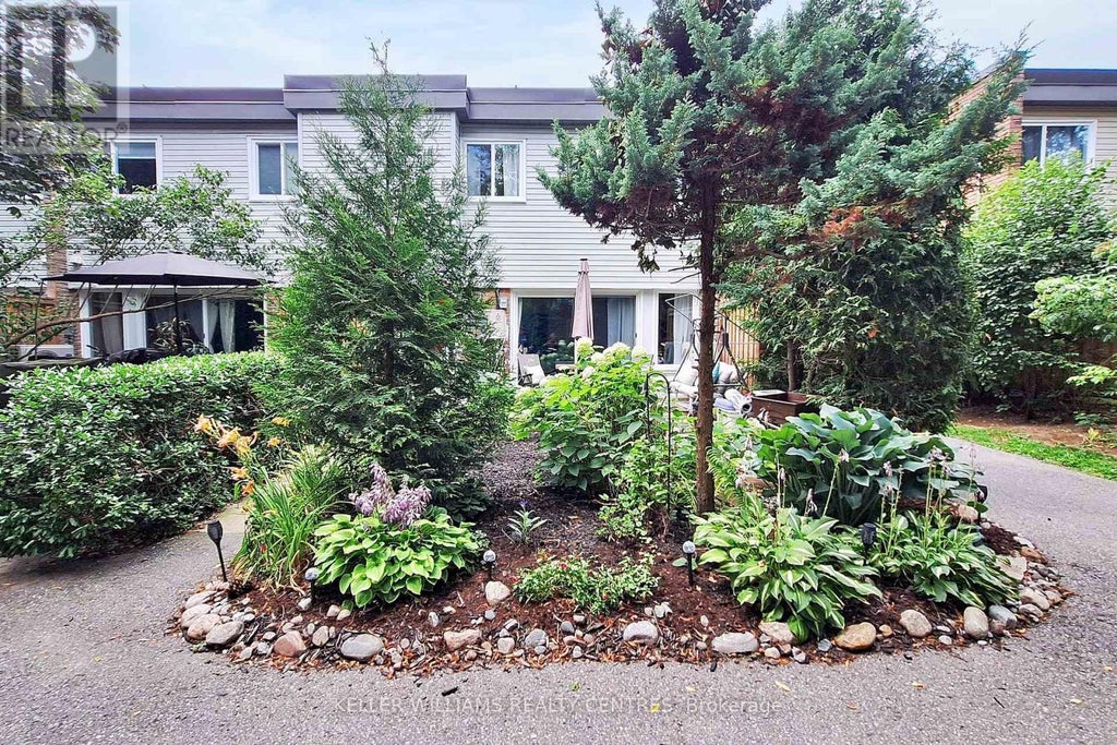 85 - 237 Milestone Crescent, Aurora (aurora Village)