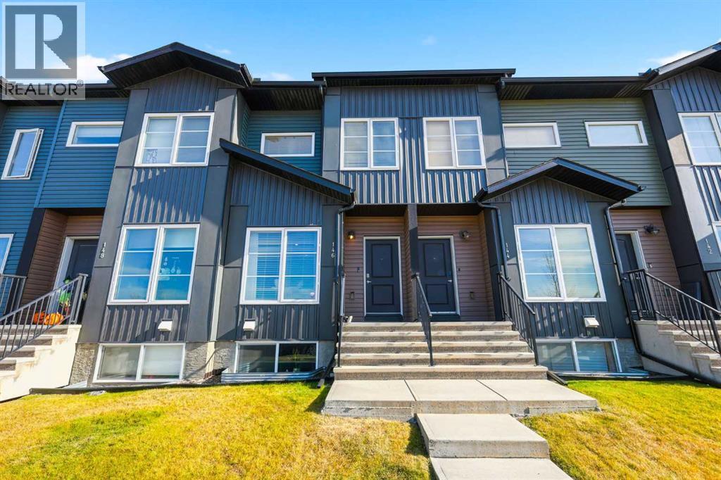 146 Red Embers Gate Ne, Calgary