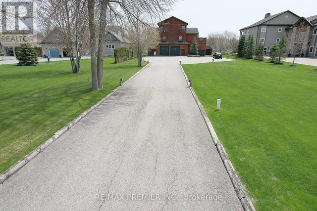 31 Paradise Boulevard, Ramara