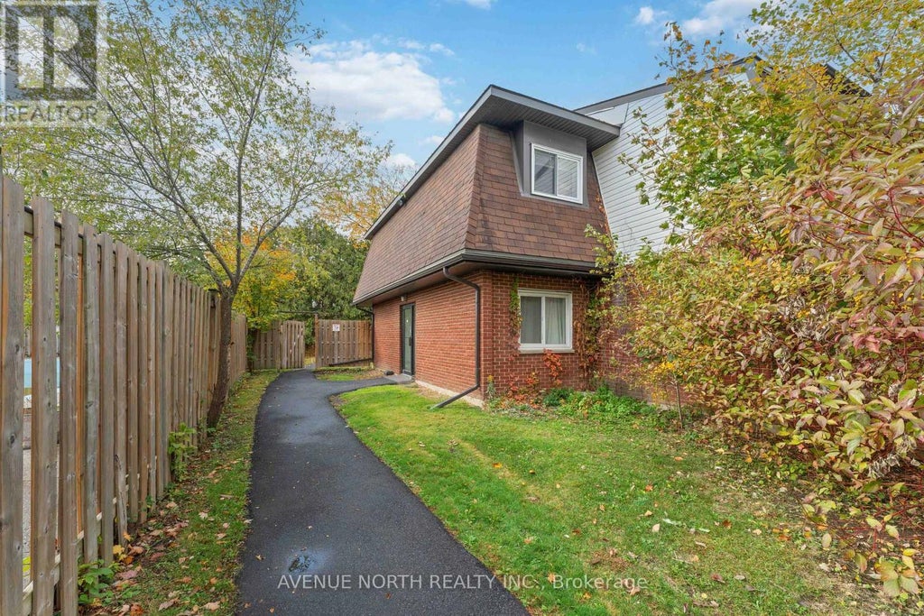 11k - 2080 Ogilvie Road, Ottawa