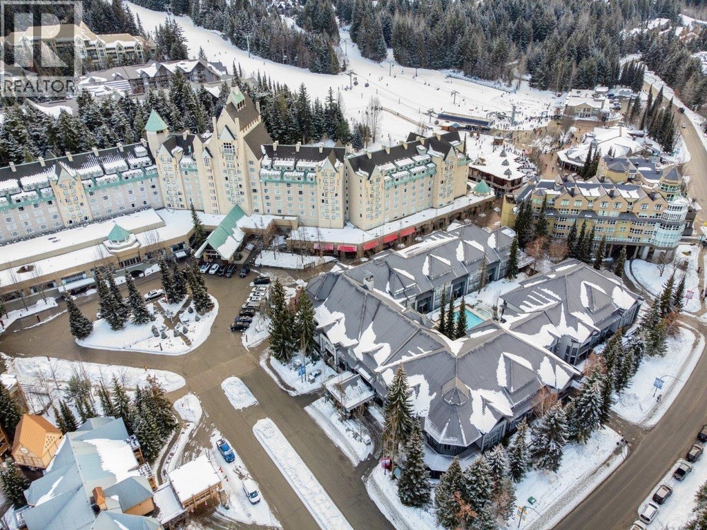 321 4573 Chateau Boulevard, Whistler