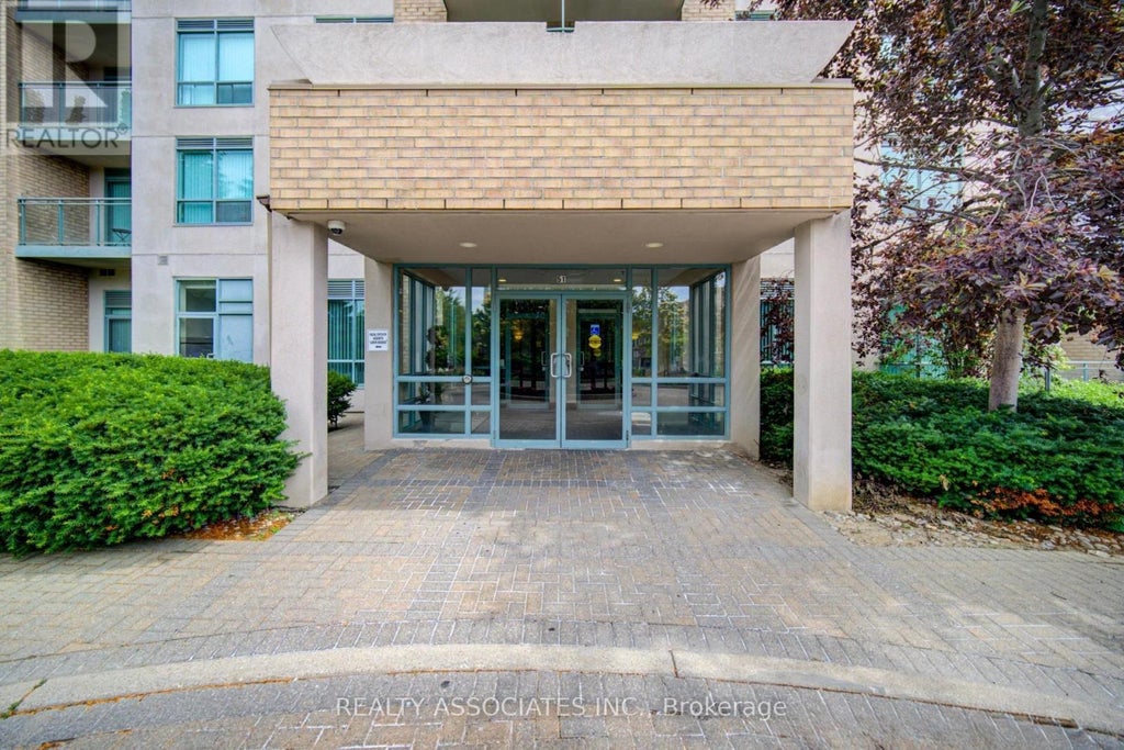 303 - 51 Baffin Court, Richmond Hill (langstaff)