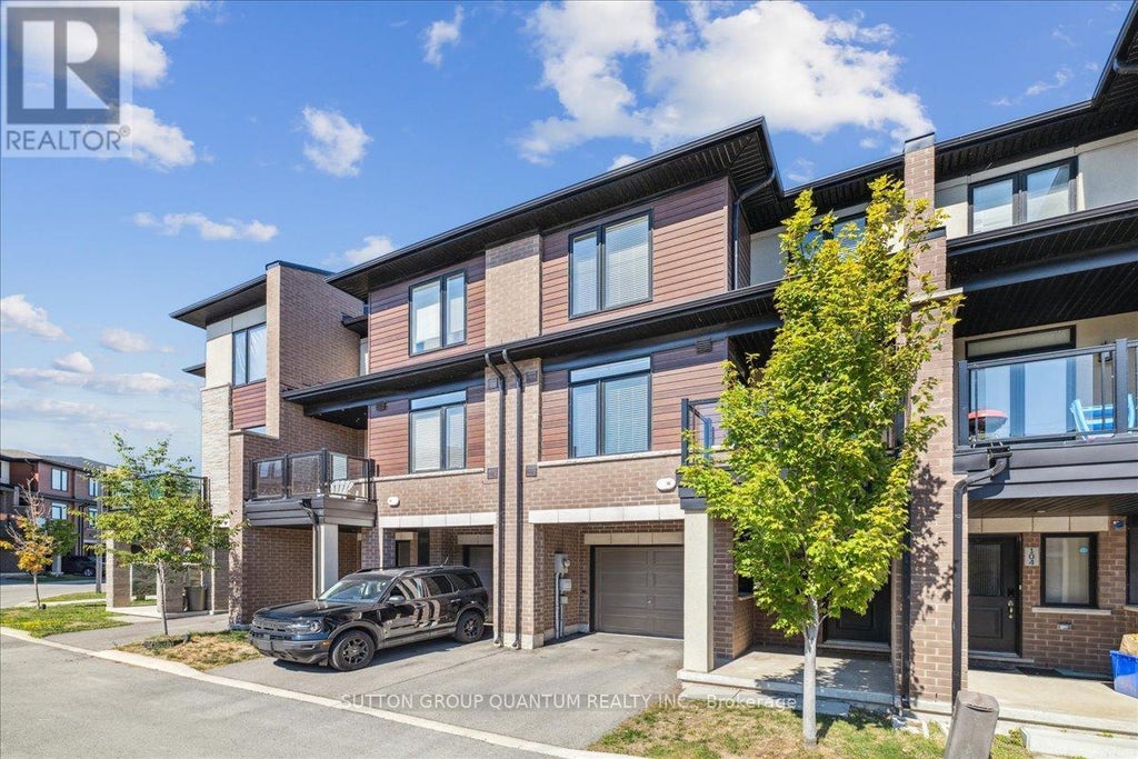 105 - 590 North Service Road, Hamilton (lakeshore)