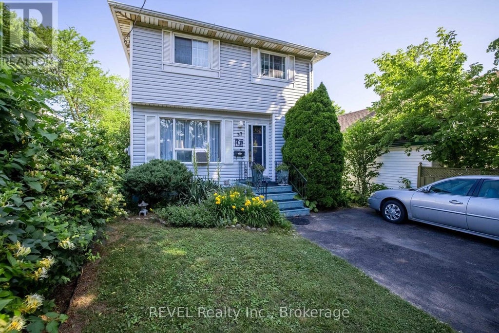 37 Manchester Avenue, St. Catharines (haig)
