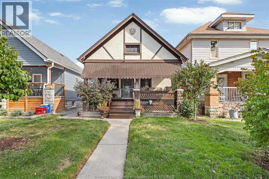 920 Moy Avenue, Windsor
