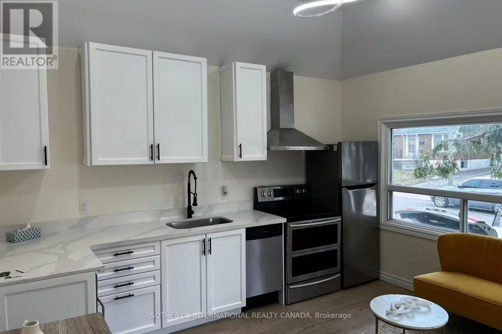 70 Dunraven Drive, Toronto (keelesdale-Eglinton West)