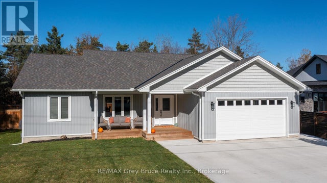 611 Sixth Street N, South Bruce Peninsula