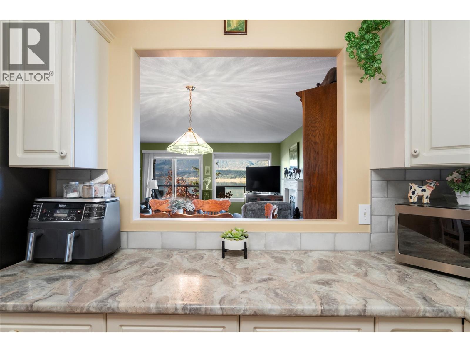 4483 14 Street Ne. Salmon Arm, British Columbia