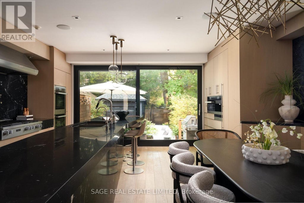 109 Hilton Avenue, Toronto (casa Loma)