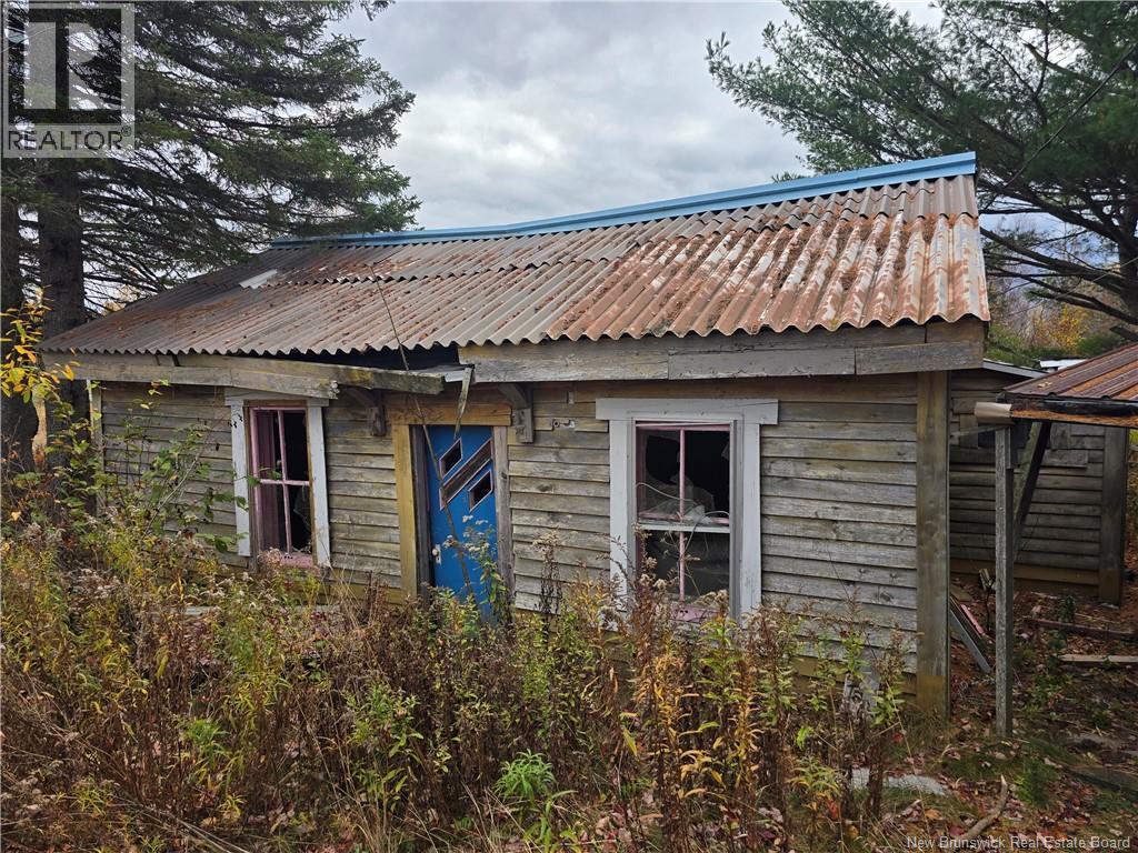 659 Route 945, Cormier Village