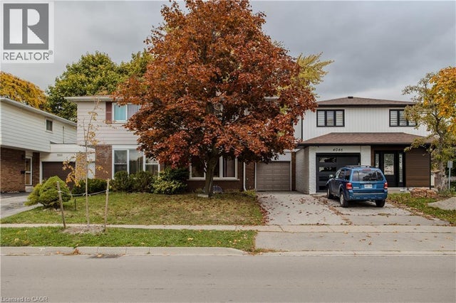 4048 Longmoor Drive, Burlington