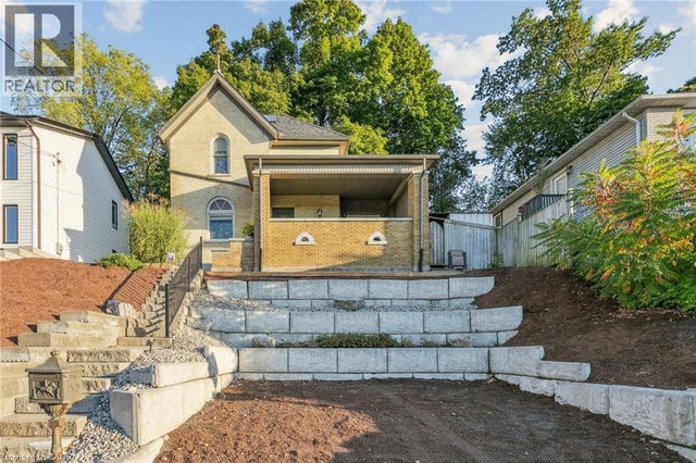 132 Queen Street W, Cambridge