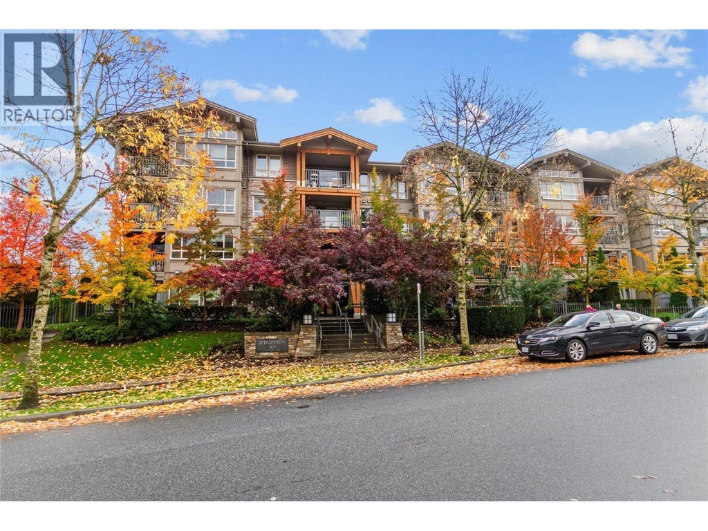 302 3132 Dayanee Springs Boulevard, Coquitlam