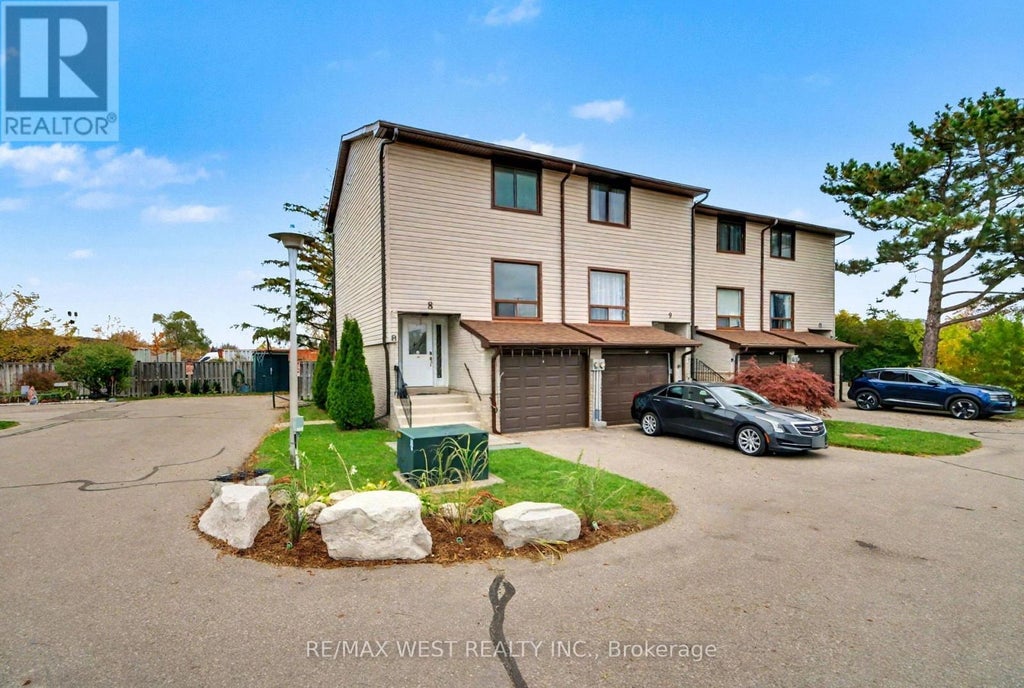 8 - 64 Bronte Street S, Milton (om Old Milton)