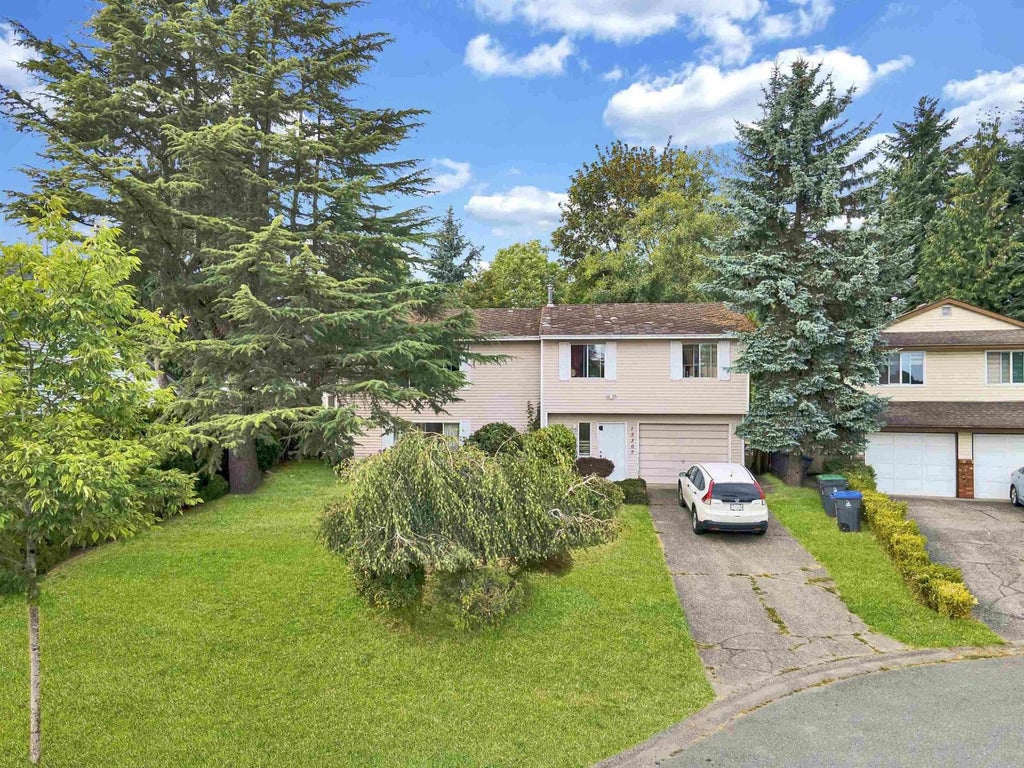 15307 85a Avenue, Surrey