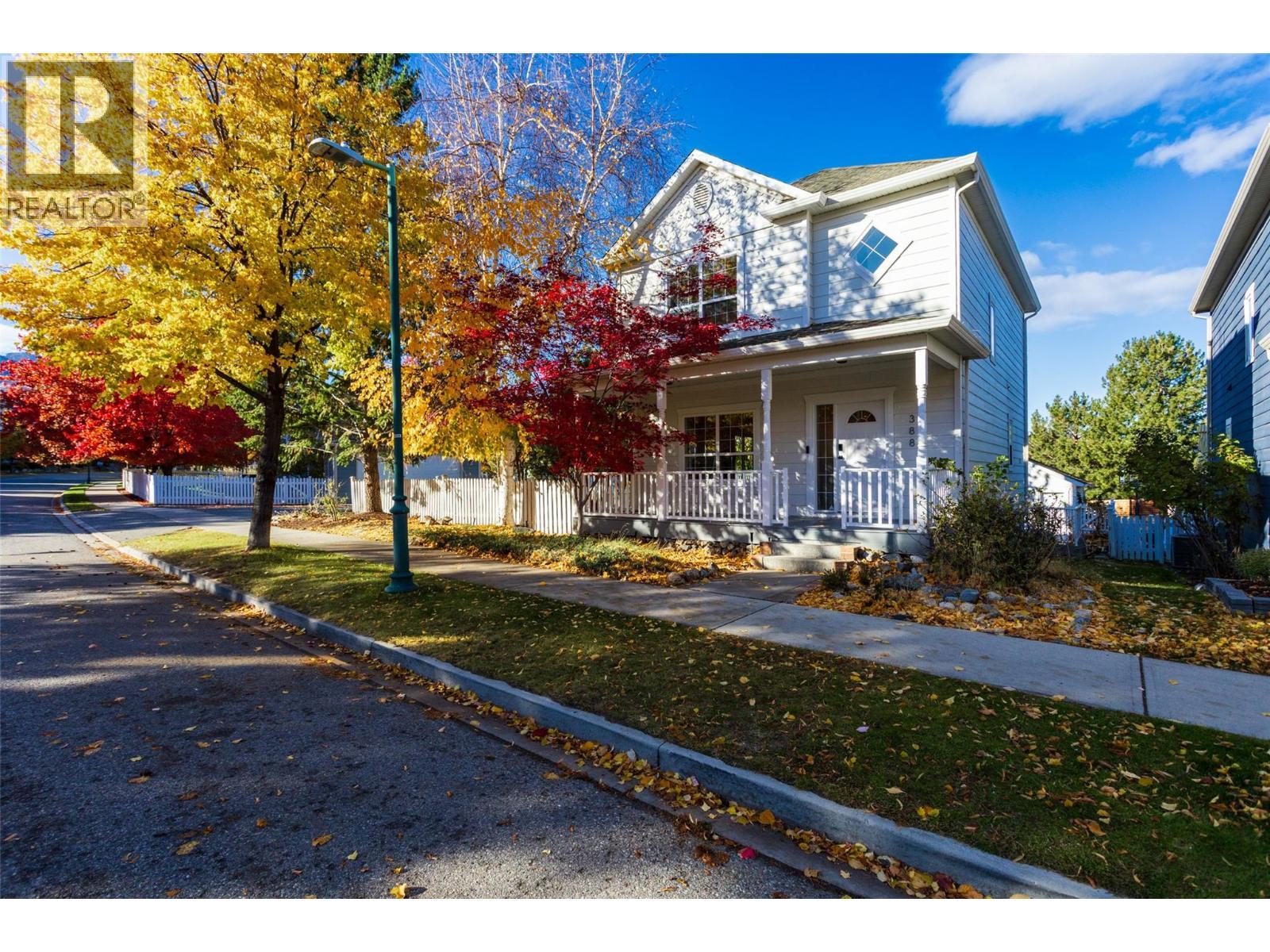 388 Mccarren Avenue. Kelowna, British Columbia