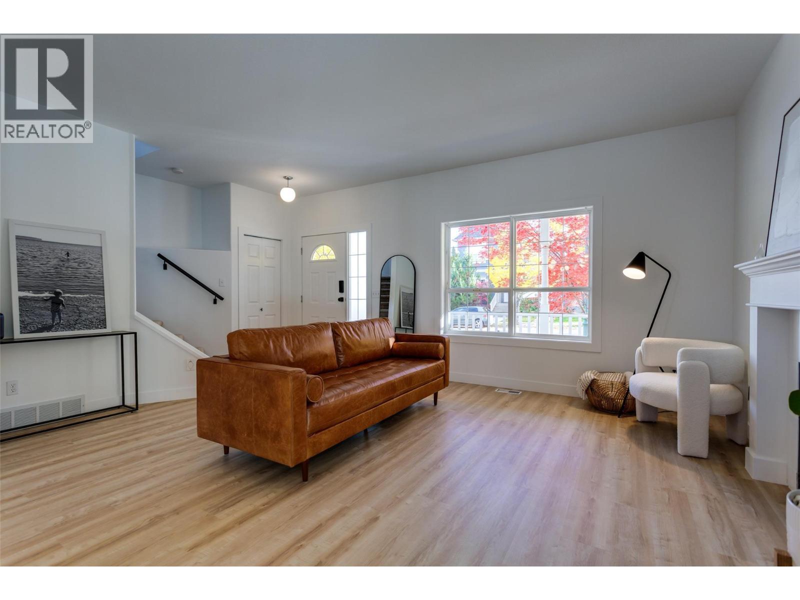 388 Mccarren Avenue. Kelowna, British Columbia