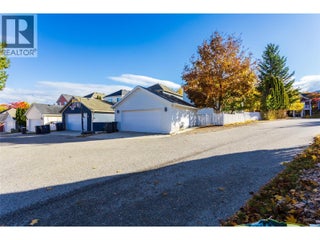 388 Mccarren Avenue. Kelowna, British Columbia