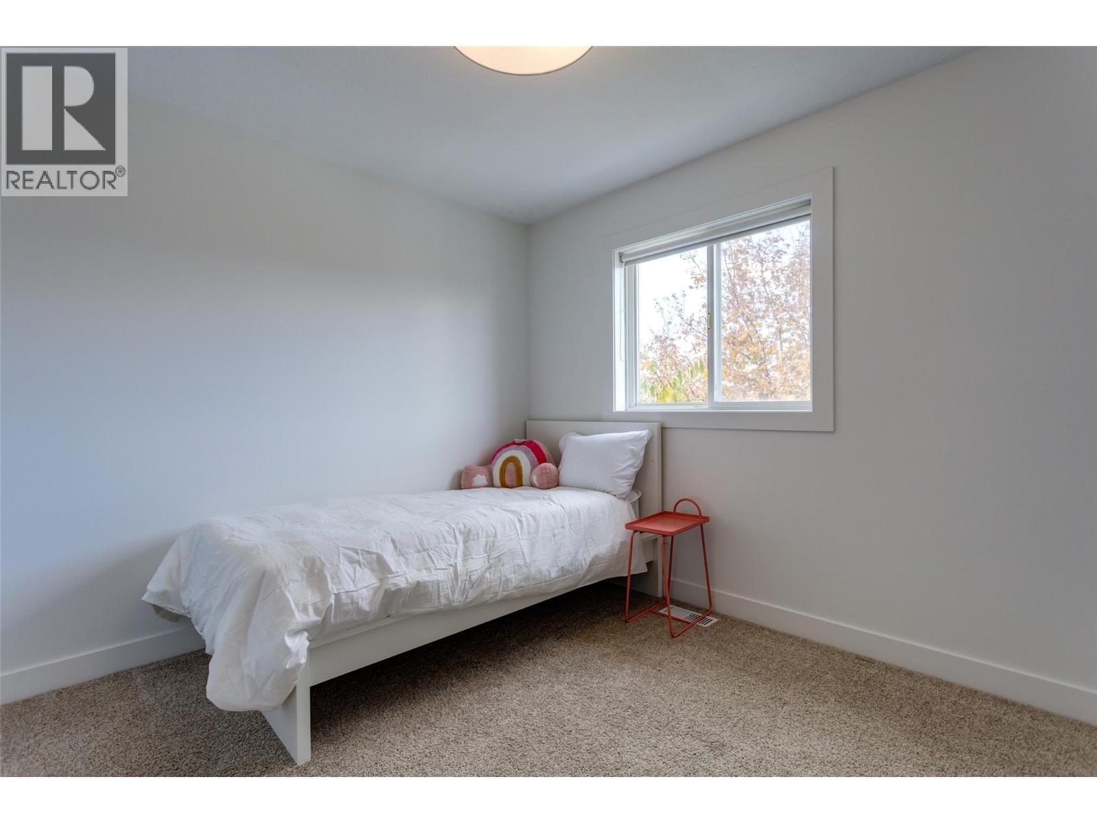 388 Mccarren Avenue. Kelowna, British Columbia