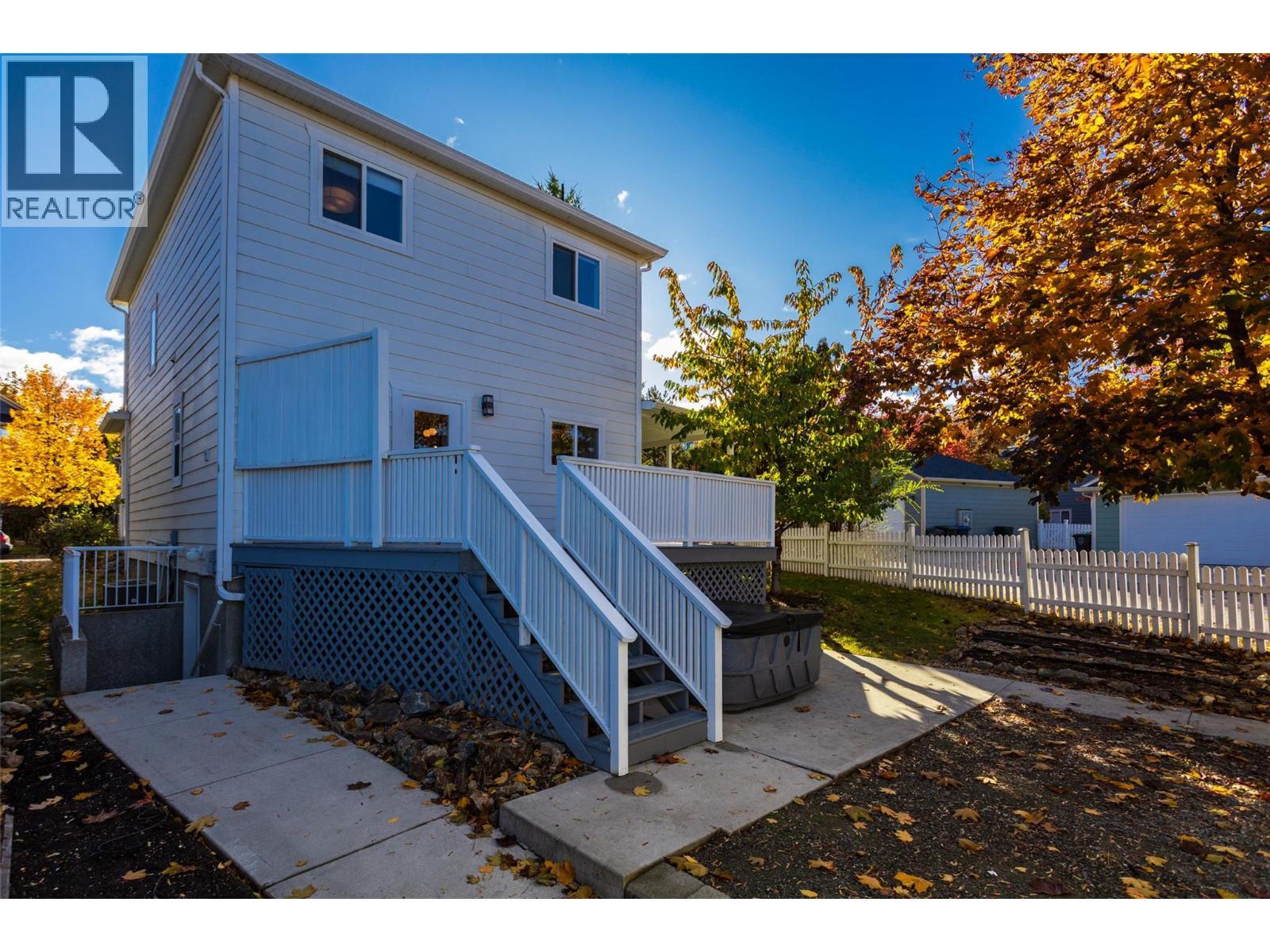 388 Mccarren Avenue. Kelowna, British Columbia